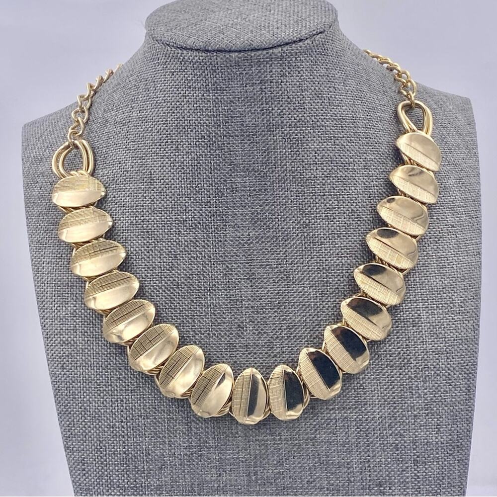 Vintage Fancy Gold Tone Oval Link Collar Adjustable Necklace
